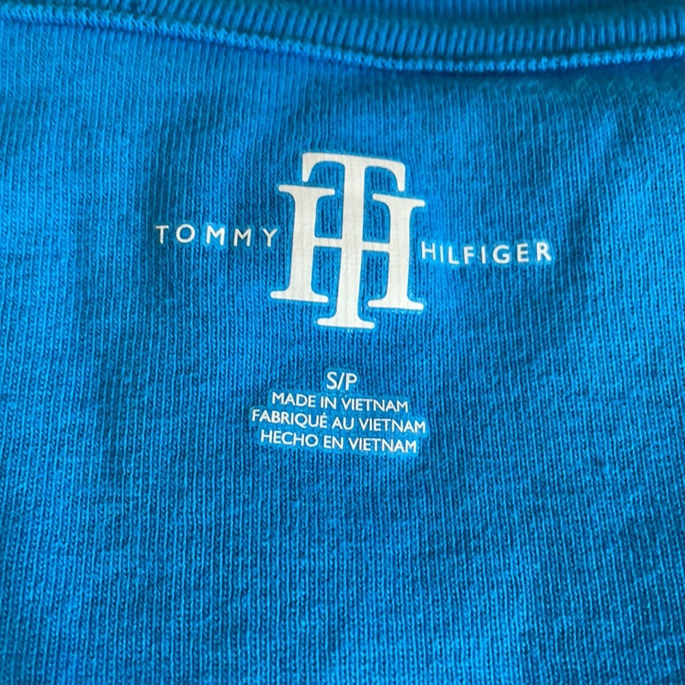 Tommy Hilfiger Scoop Neck Tee - Picture 6 of 6